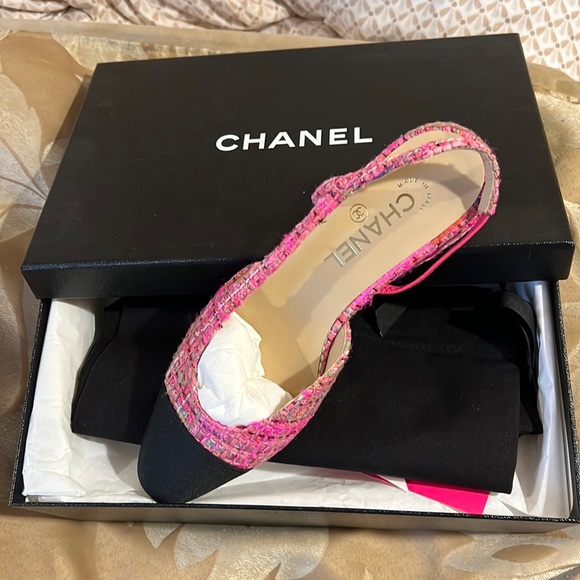 CHANEL Shoes - Brand new Chanel Pink Tweed Slingback Sandals